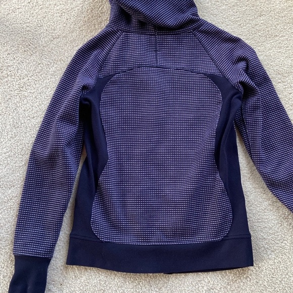 Like new Lululemon Scuba hoodie - Picture 12 of 12